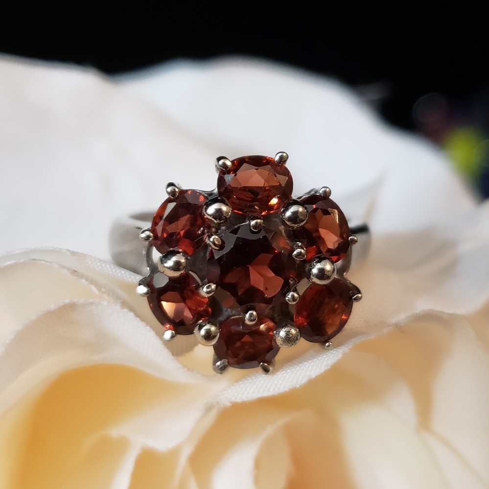 NWOT Solid 925 Sterling Silver & Garnet Ring